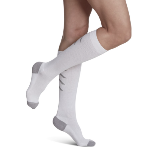 Picture of Athletic Recovery Socks Calf-White Medium 15-20mmHG, Closed Toe